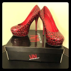 Women’s 7.5M Awesome Cheetah Print Deep Red Pumps